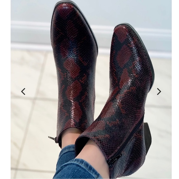 COCONUTS BY MATISSE Spade Burgundy Snakeskin Booties - Picture 13 of 15